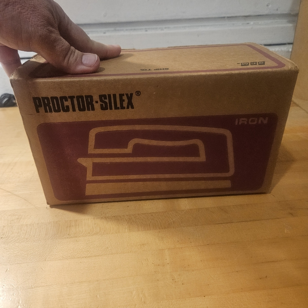 PROCTOR-SILEX STEAM & DRY IRON.. Model 117ba Tested&Works Vintage